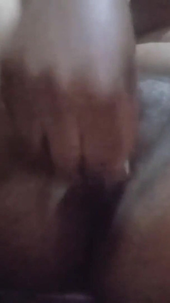 Emotivni trenutak iz "Nigerijska djevojka može biti tvoja instruktorica ako ti se sviđa ovaj besplatni porno video xxx"