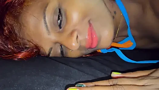 Lumenus orange & blauer bikini probieren mit ehemann nilmini sheron & dushantha don an