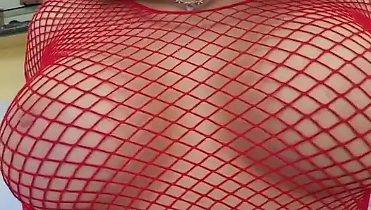 Blondes schätzchen würgt an zwei massiven schwänze und wird dann auf beide löcher gefickt