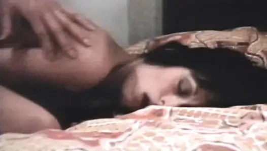 Herkesi memnun edecek Fransız hatunla klasik anal seans