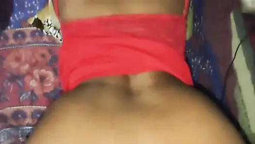 Adik tiriku nyepong kontolku. Mulutku enak banget. Dan ngentot