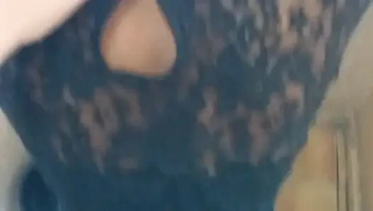 Siyah Sürtük Siyah Seksi Elbiseli Beyaz Adam Domaltmalı Ve Sakso Çekiyor