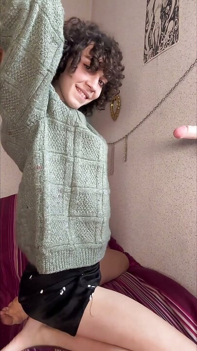 The Young Trans Dildos Herself Until She Makes Herself Cum