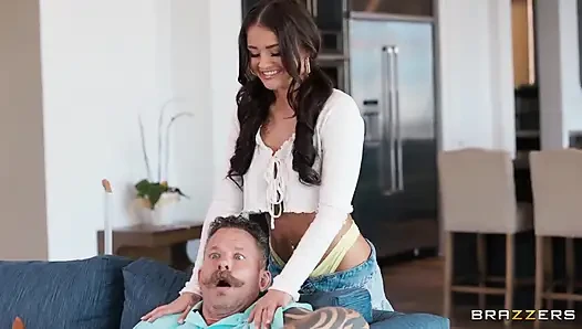 Brazzers - ngentot muka si pengasuh rumah yang mesum ryan reid