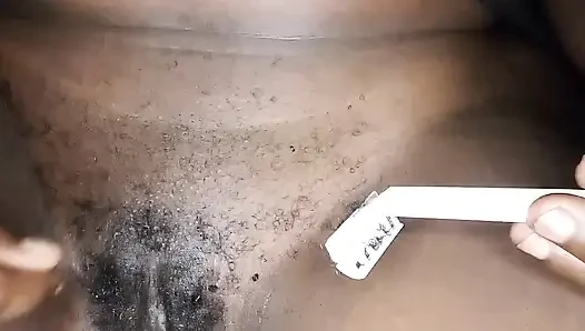 Rasier meine geile kleine muschi mit mir