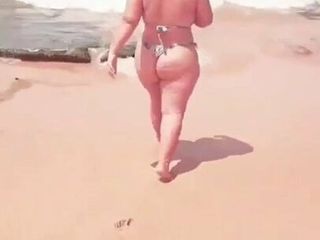 Paraguaya Sexy en la playa