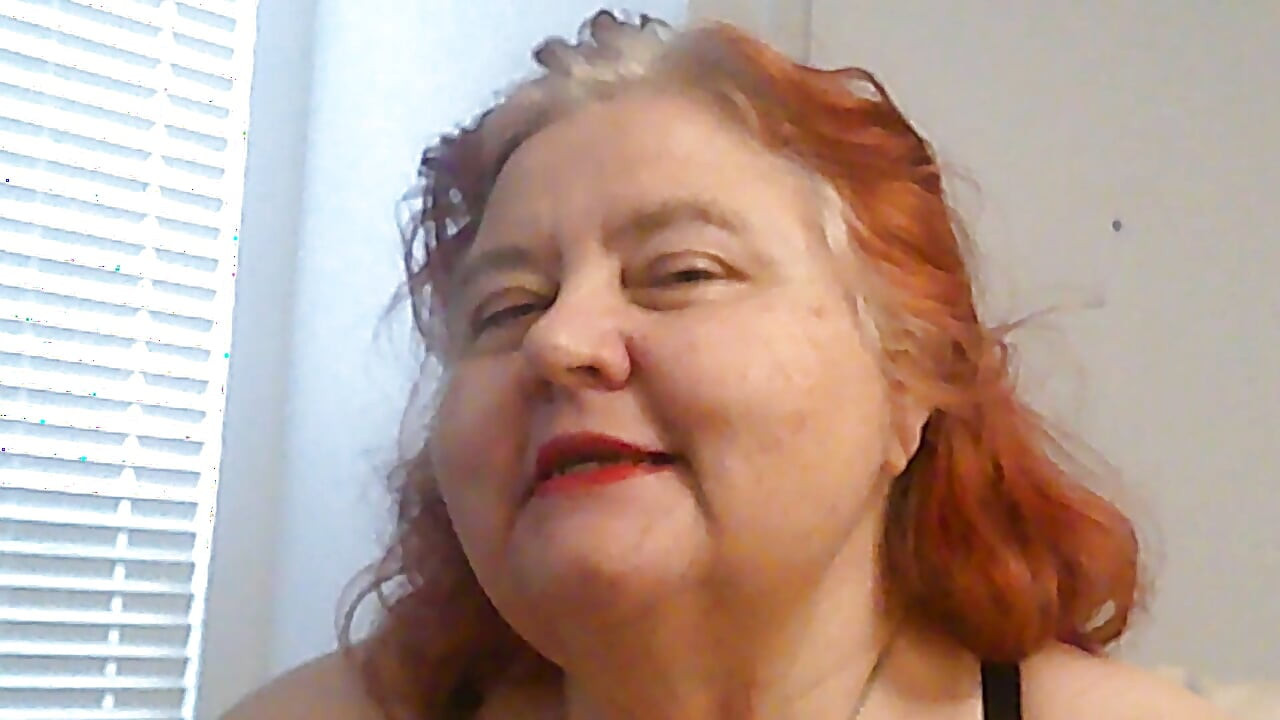 Mini Lipstic Chat Dressed