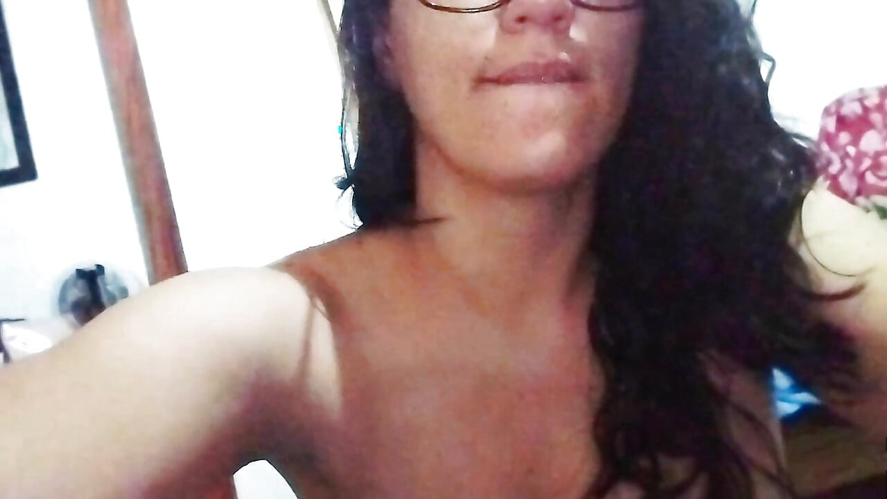 El compañero de cuarto se folla duro a su amigo