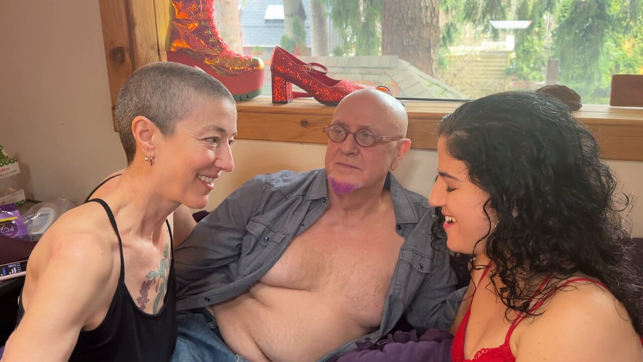 Consensual icke-monogami trekant - Cliff Media Productions