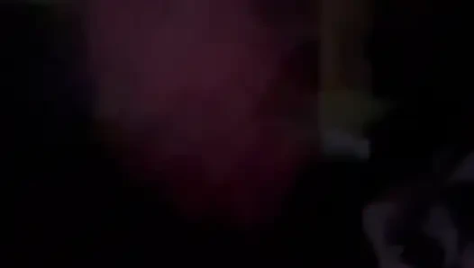 Wenn sie im auto sitzt, kommt es zu einem blowjob