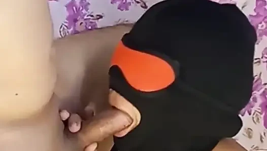 Blowjob Bertopeng yang Luar Biasa