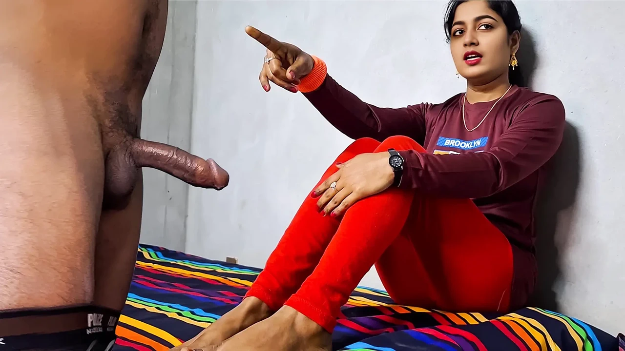 A girlfriend gets angry after seeing a huge cock Desi girlfriend boyfriend hardcore fucking