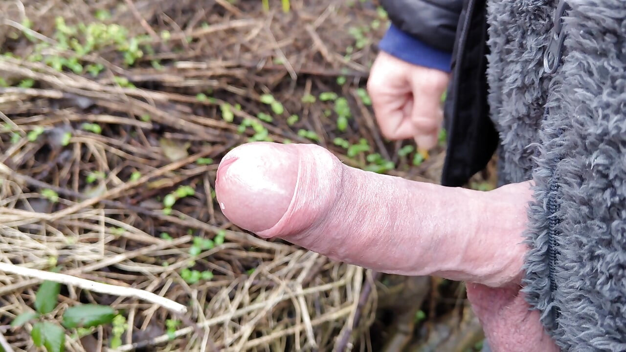 Outdoor cruising hard cock pissing onesie wank in the woods - Rockard Stepdaddy