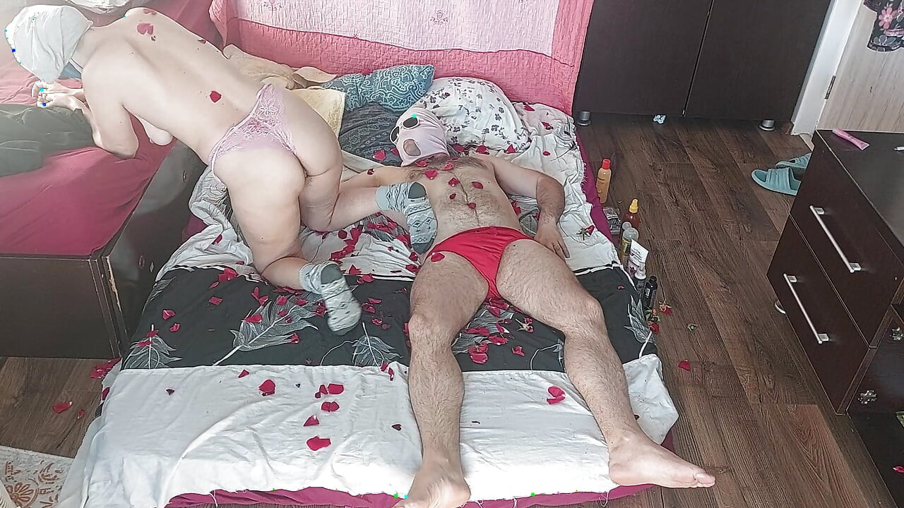 Foreplay in the bedroom with an amateur couple. Amateur MILF does yoga naked, hairy pussy, big ass, big tits.
