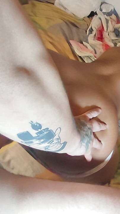 Miren El Culo De Esta Preciosa Morena Culona, Es Perfecta Para El Anal