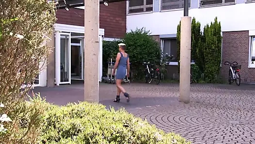 Alman Çifte Penetrasyon Sidikli Sürtük Vahşi Çifte Sikiliyor