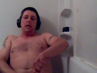me jacking off in tub