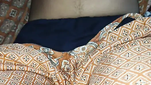 Old buddi aunty ki hot salwars soot me kapra kholi