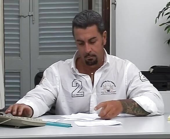 Νεαρές τσούλες... Ανάπτυξη