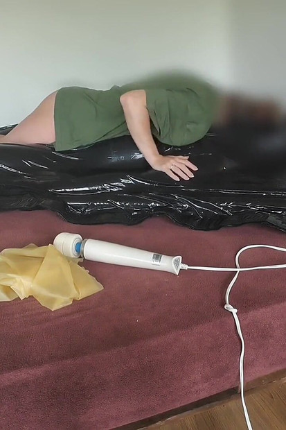 Vacuum Bed and My Orgasm
