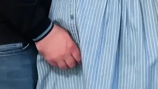Perverser Fremder rieb meine Muschi in einer überfüllten U-Bahn