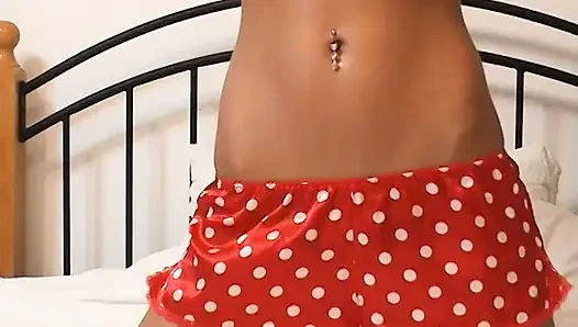 Süßes bruentte schätzchen mit frechen titten, lacey mag sich befriedigen