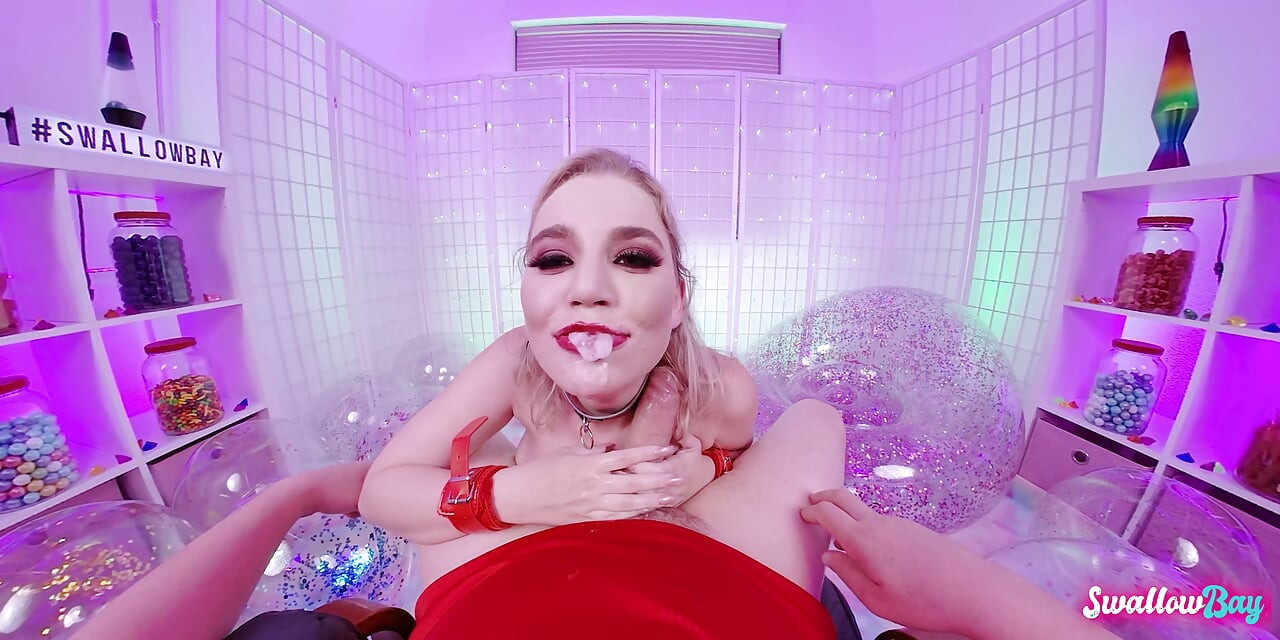 A la novia caliente Blake Blossom le encanta chupar tu polla