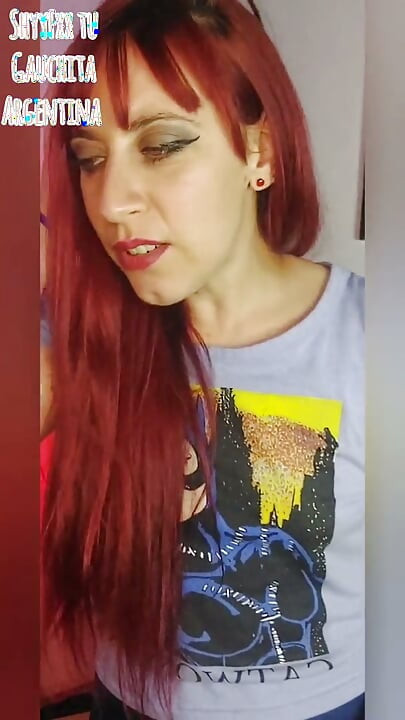 害羞的x, 我发现我的继兄弟用我的内衣自慰, 我羞辱他直到他高潮
