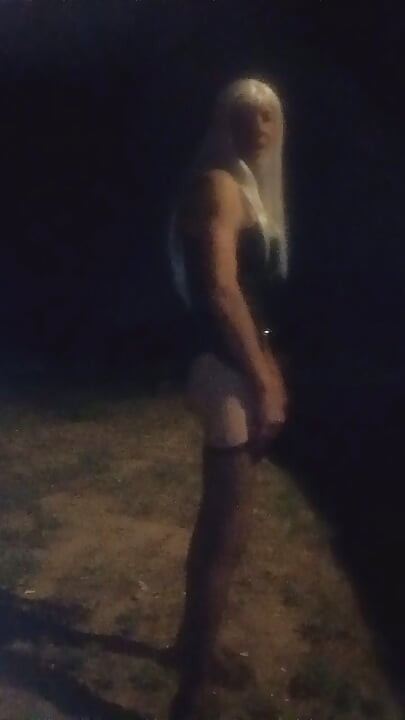 Sissy Stacy outside fun