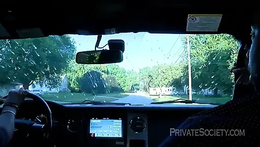 Быстрячок с привидениями в доме