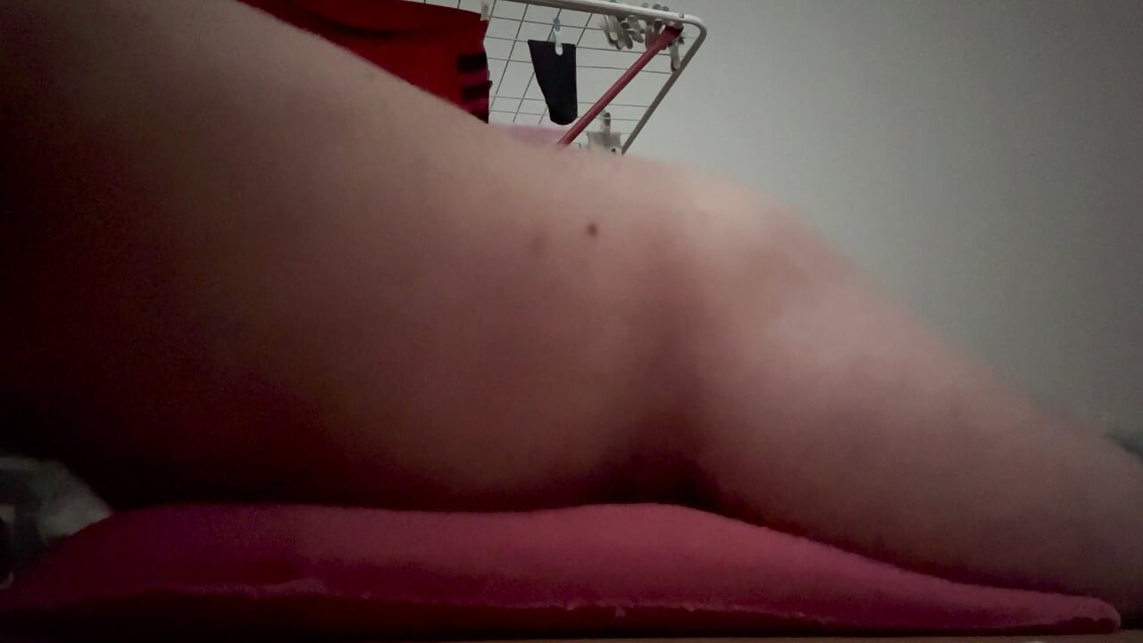 The next video of cumming on the feather pillow