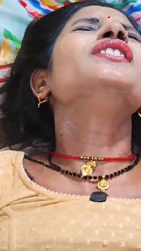 Anal hole- "Dr. sahab mota Auzaar dalo gand me", Doctor ne dala bhabhi ki gand me Thermometer or lund dalkr chudai ki… | Clip 2