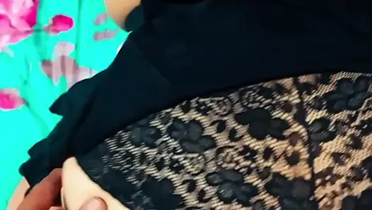 Aku nekat berbaring di kamarku dan mertuaku lagi berbaring dan aku harus ngasih kontolnya