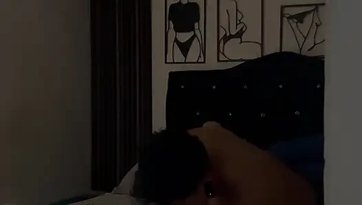 Ich wurde heiß beim Massieren meiner Freundin und habe sie gefickt