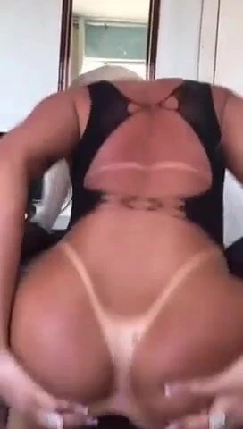 Travesti bronceada