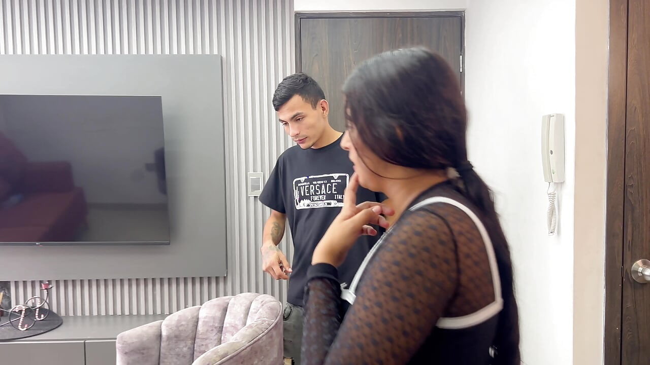 Unknown girl asks me to her without a condom in exchange for giving her a phone I cum inside her