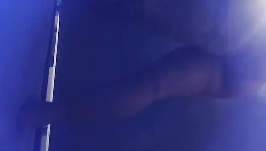 Video lengkap cewek sange ini lagi asik main di kamar mandi gym