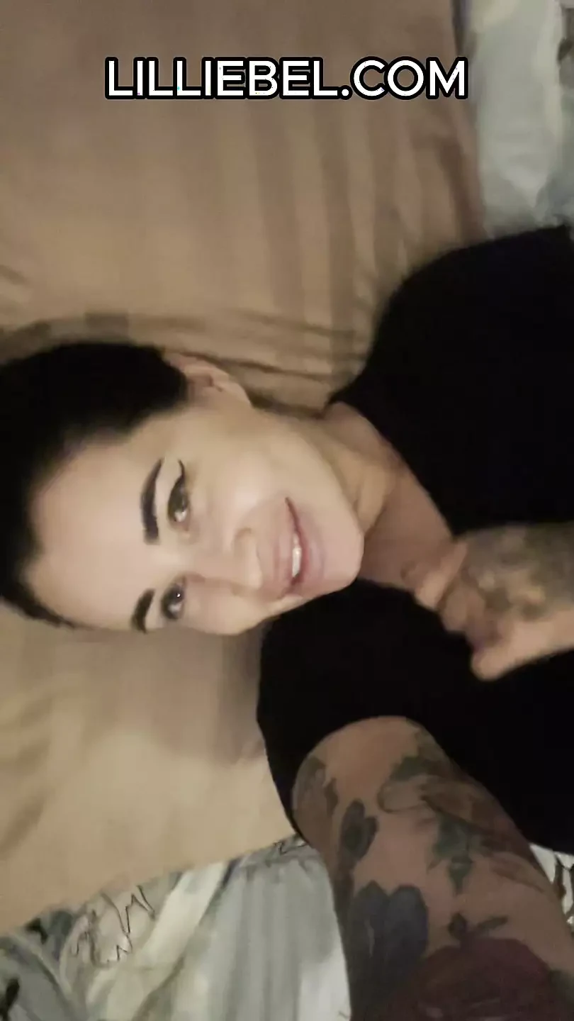 Horny slut can't hold in her urges....