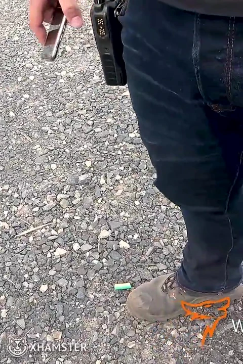 Tesla protesto! Daha büyük bir iyilik için çıplak! Kitty Blair tamamen çıplak gösteriyor!