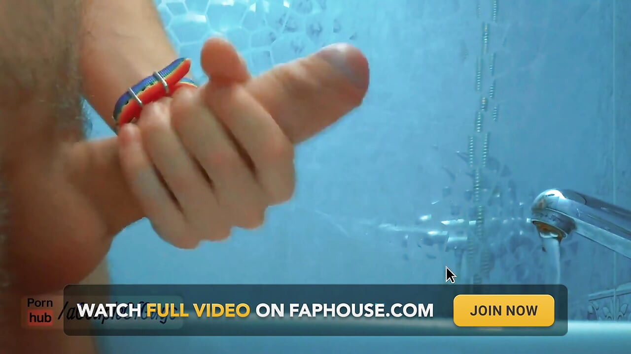 ได้ควยสีฟ้าระหว่างเดตสุดฮอต น้ําแตกอย่างสุดเหวี่ยงที่ห้องน้ําของเขา