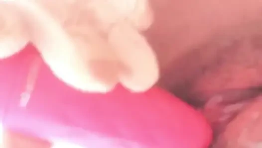 Edepsiz sözlerle mastürbasyon ve çoraplı sana mastürbasyon. Ses o kadar iyi ki fışkırtmayı duyabiliyorum
