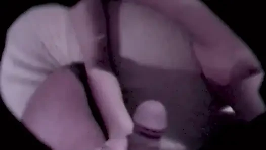 Tıraş edilmiş orospu sperma göğüsleri alıyor