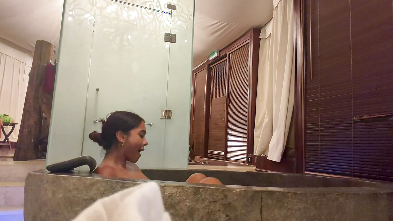 Small Indian girl loves masturbating