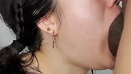 Mi si tetangga imut nyepong kontolku sampai tenggorokan - crot sperma dan nyepong kontol sampai tenggorokan