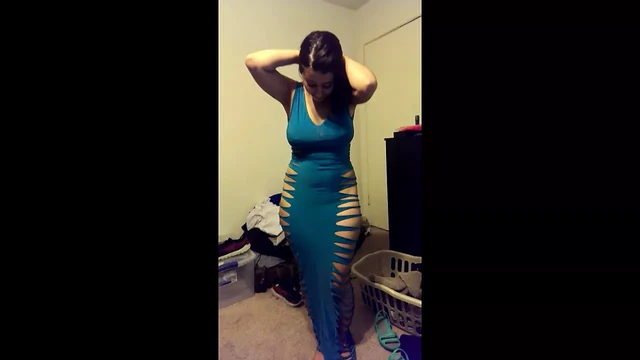 Sexy Arab babe flashing