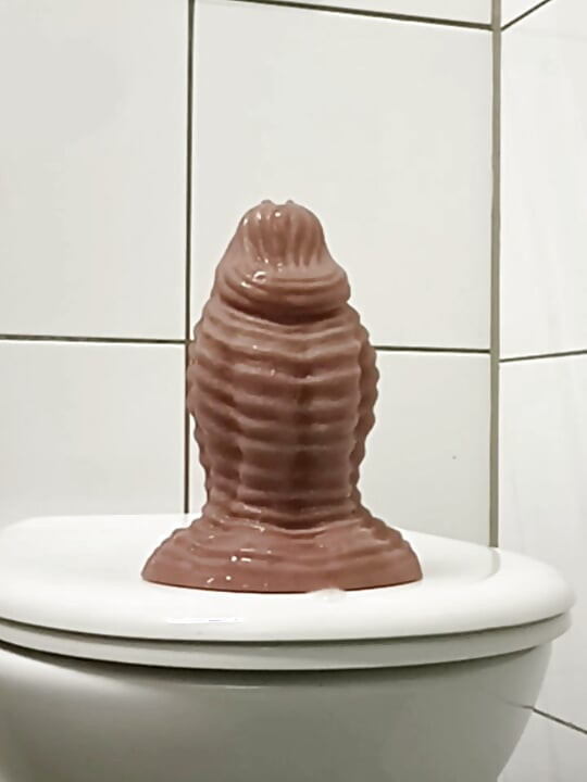 Rozciągam otwór dildem o grubości 11 cm