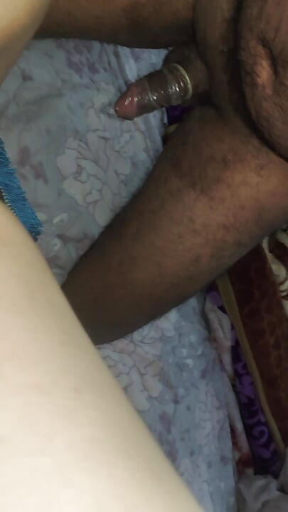 ฉันง่วงนอนขณะที่เขาตื่นมายาและฉันปลุกผัวว่าฉันมีบ้าน