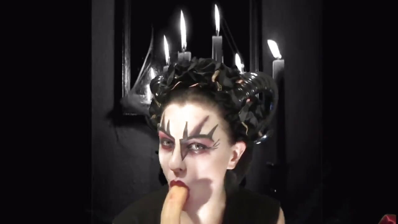 Το Succubus σου αποστραγγίζει την πίπα JOI