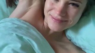 Beetje gril naakt in bed