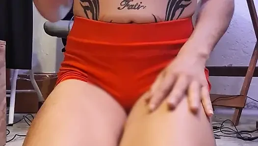 Skylova69 trans workout and gets horny